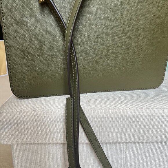 Michael Kors Jet Set Crossbody Camera Bag sz Large in "Duffle" Olive Green color - Picture 9 of 16